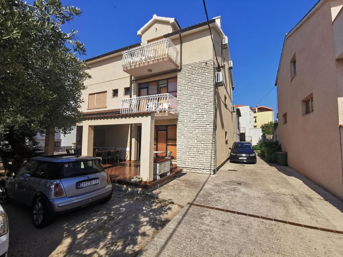 Apartment And Rooms Mrkovic Vodice Exterior foto