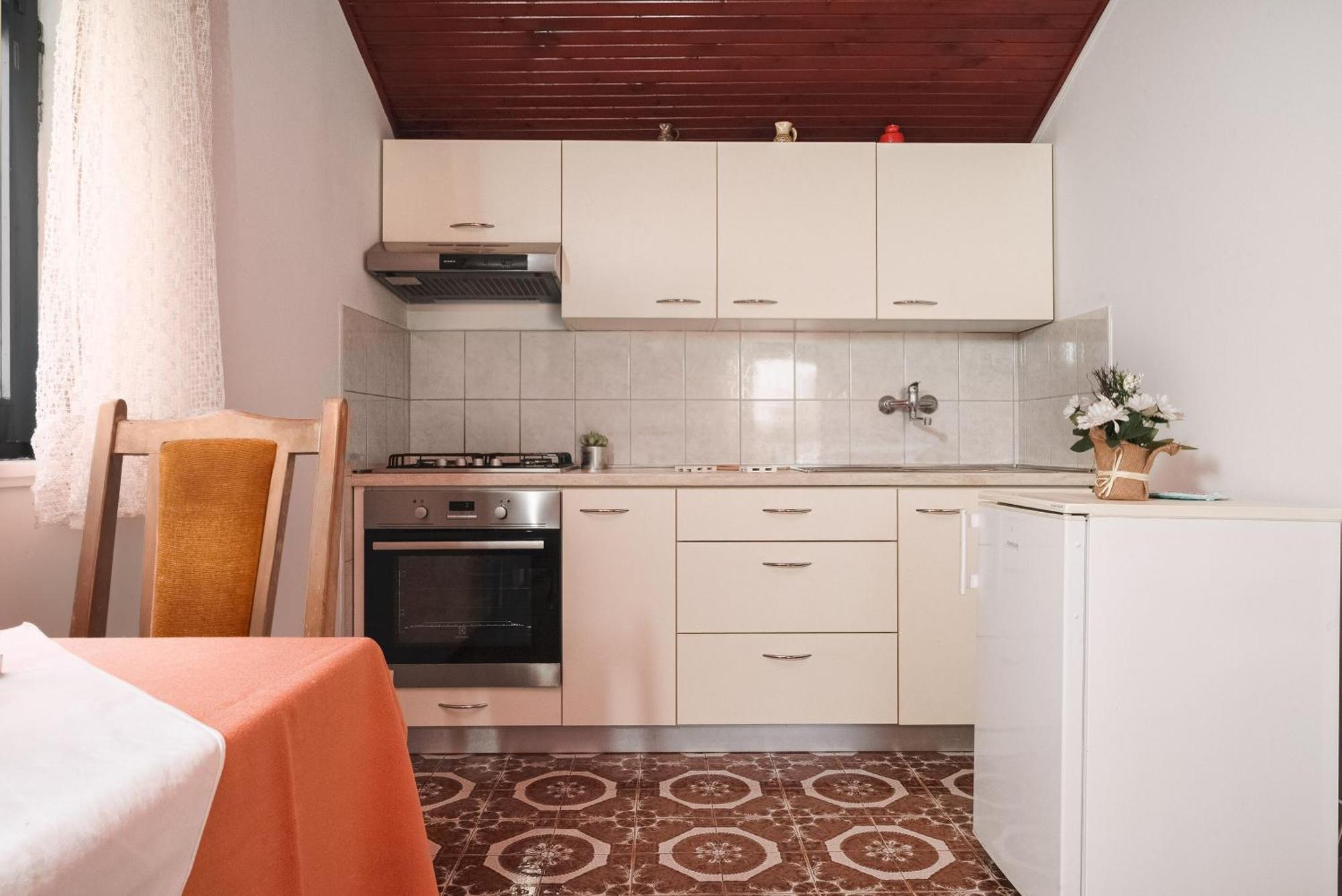 Apartment And Rooms Mrkovic Vodice Exterior foto